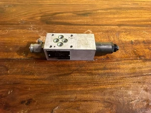 Rexroth ZDRK 6 VP5-11/100YMV pressure reducing valve R900564544 - Picture 1 of 2