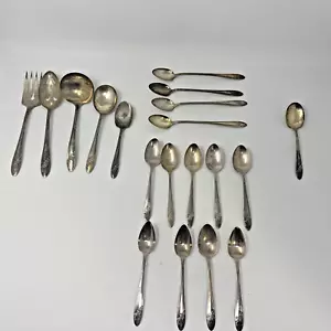 SET OF 19 PIECES ONEIDA COMMUNITY 1946 QUEEN BESS II TUDOR SILVER PLATE FLATWARE - Picture 1 of 8