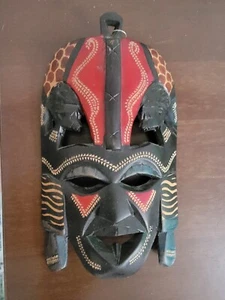Hand Carved African Friendship Wedding Mask Made In Kenya Walt Disney World  - Picture 1 of 4