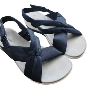 Clarks Cloudsteppers Sandals Women’s Size 9M Blue Flip Flops Comfort Shoes EUC - Picture 1 of 6