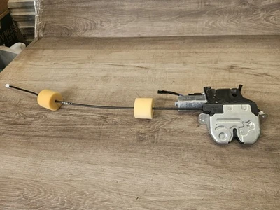 07-14 Actuador de bloqueo de pestillo de tapa de maletero trasero Mercede W221 S550 CL550 2217500085 OEM Foto 1 de 3