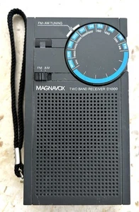 NOS 1983 Magnavox AM/FM Taschenradio Modell D100 - Bild 1 von 8