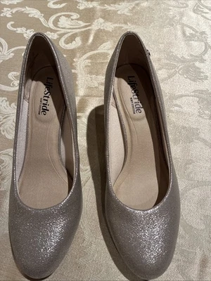 Zapatos de tacón bajos brillantes plateados metálicos plateados talla 7,5 M para mujer formales eventos boda Foto 1 de 4