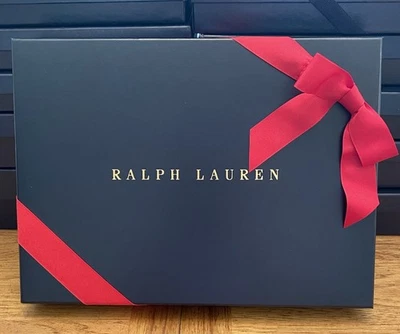 "Caja de regalo Ralph Lauren con cinta roja 13,25"" X 9,75"" X 2""" Foto 1 de 3