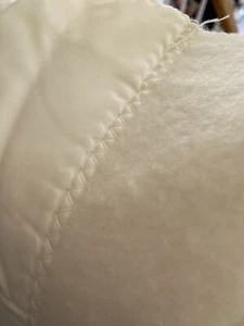 Vintage Satin Trim Blanket Cream Acrylic Polyester 71” X 88” - Picture 1 of 2