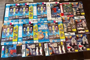 Star Trek Cereal Box Lotto di 17 Distintivi Beam-Up Modelli Flotta Stellare 1991 1992 - Foto 1 di 10