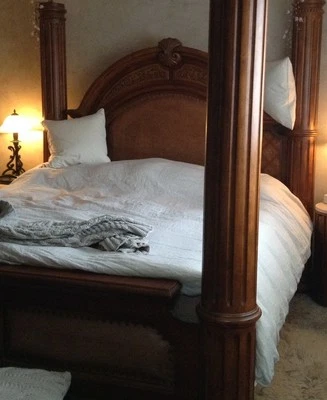 Solid Wood, Canopy Four Poster King-Size Bedframe! - Image 1 of 4