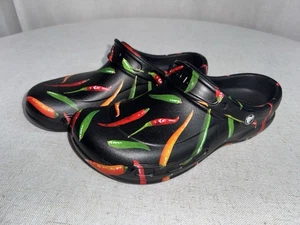 Crocs Hot Chili Peppers Bistro Graphic Clog Men’s Sz 11 Black Chef - Picture 1 of 6