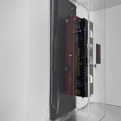 Camión de comando LDV Code 3 Collectibles edición limitada del Departamento de Bomberos de Chicago Foto 1 de 4