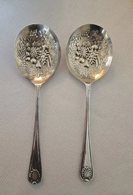 Juego De Colección De 2 EPNS Sheffield. Inglaterra, cucharas para servir bayas plato de plata.  Foto 1 de 4