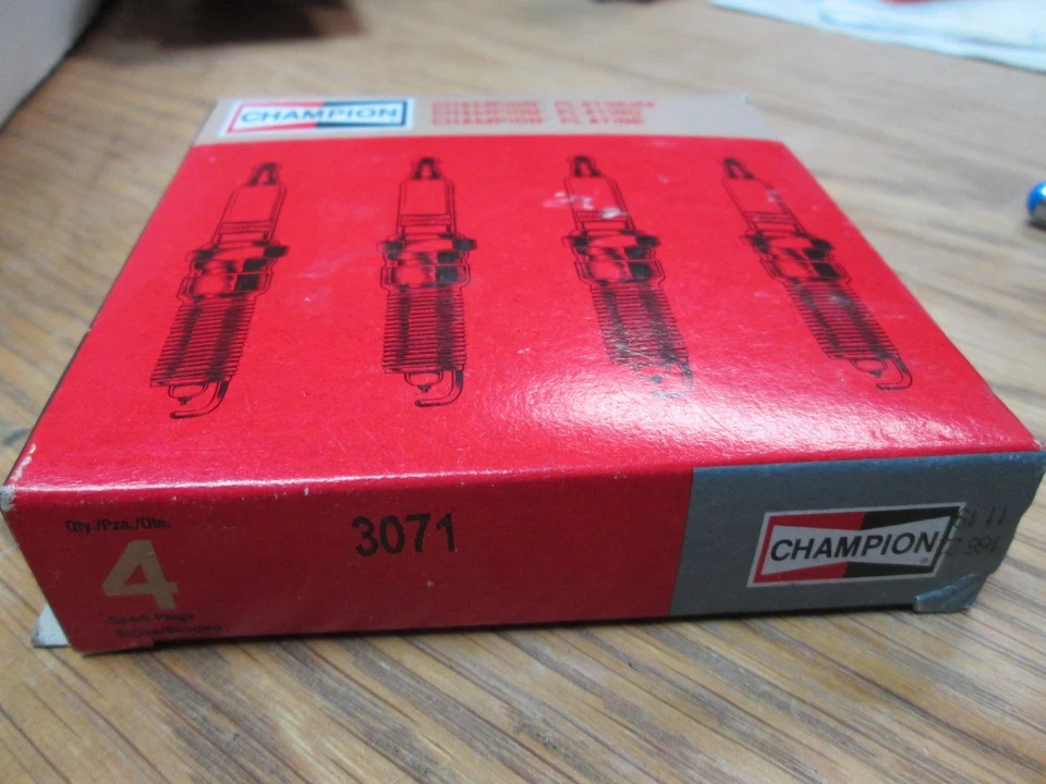 Paquete de 4 bujías 3071 Champion Platinum para KIA SPORTAGE 1995 L4-2,0 L ps Foto 1 de 1