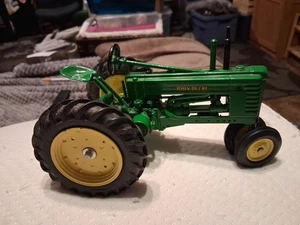 1998 Country Classic by Scale Models John Deere Model "B" Tractor, 1/8 Scale MIB - Picture 1 of 12