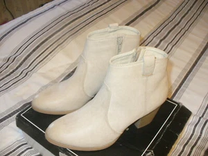 Qupid Women's Morrison-20 Ankle Bootie Tan Soft Leather Side Zip New in Box. - Picture 1 of 9