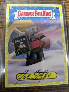 2023 Topps GPK InterGooLactic Mayhem Auto Yellow Joe Simko 94 19/50 - Bild 1 von 2