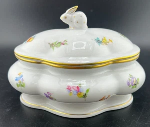 HEREND LINDSAY BONBON BOX WITH RABBIT - Picture 1 of 3