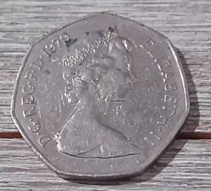 1979 50 New Pence Coin Great Britian Queen Elizabeth II - Picture 1 of 4