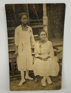 RPPC Afroamerikanische Teenager-Schwestern in weißen Kleidern Beatrice & Estella MANGELHAFT - Bild 1 von 5