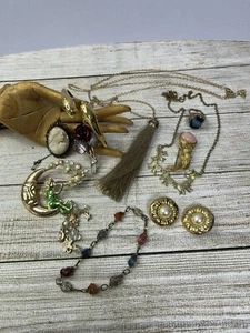Mixed Lot Jewellery, Vintage, Retro & Recent, Pixie & Moon, Shell Cameo Brooches - Picture 1 of 20