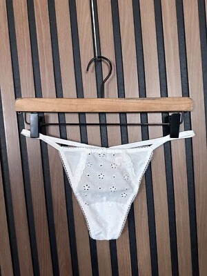New Victorias Secret Panties Large White Eyelet Thong V String Undies Bow Detail - Image 1 of 4