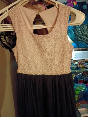 Precioso vestido formal Speechless para niñas blanco y negro talla 8 Foto 1 de 4