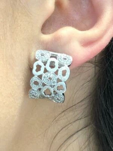 Pendientes de halo pavé de platino de plata esterlina con diseño de cúpula de diamantes genuinos con diseño de cojín - Imagen 1 de 6