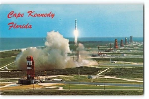 Cartolina Cape Kennedy FL Titan lancio razzo veduta aerea spazio NASA vintage - Foto 1 di 2