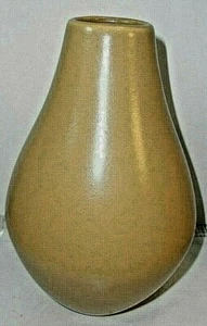 Haeger Tan Mid Century Look Vase 9.50" 2006 - Picture 1 of 4
