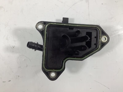 Separador de óleo 2010 - 2013 Mercedes-Benz ML350 A2720160134 FABRICANTE DE EQUIPAMENTO ORIGINAL. - Imagem 1 de 4