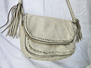 Tommy Bahama Leder Saddle Crossbody Schultertasche Handtasche Quasten Off White Ivory - Bild 1 von 17