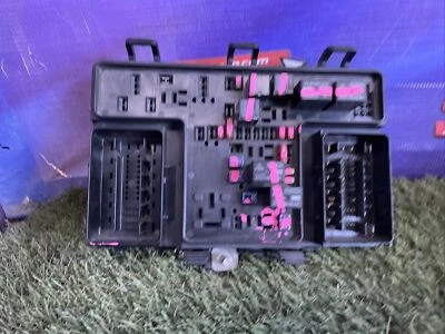 13 14 2013 2014 Ford Fusion bajo tablero motor caja de fusibles DG9T-14A067-AF OEM Foto 1 de 4