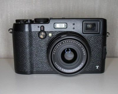 Cámara digital Fujifilm Fuji X100T negra - con accesorios batería capucha niebla Foto 1 de 4