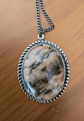 Silver Framed Natural Agate Pendant & Sterling Silver Chain - Image 1 of 4