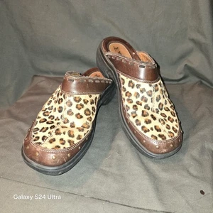 Zuecos Romika Talla 9 1/2 (41) Cuero Estampado Leopardo Tachonado Marrón  - Imagen 1 de 7