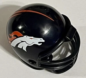 Denver Broncos NFL Gumball Mini Helmet 2000’s Vending Machine - Imagen 1 de 8