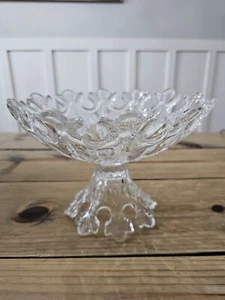 Centro de mesa de compota pedestal con patas de cristal Shannon cuenco corona flor de lis - Imagen 1 de 6