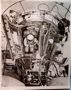 1966 Orig NASA Press Release Photo Gemini 8 Backup Crew Simulated Rest RRP 872 - Picture 1 of 9