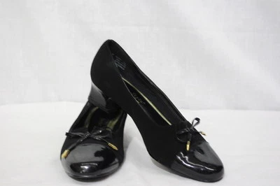 Soft Style HUSH PUPPIES Black Suede Loafers W/Patent Cap Toe & Bow Womens 8M-B80 - Image 1 of 4