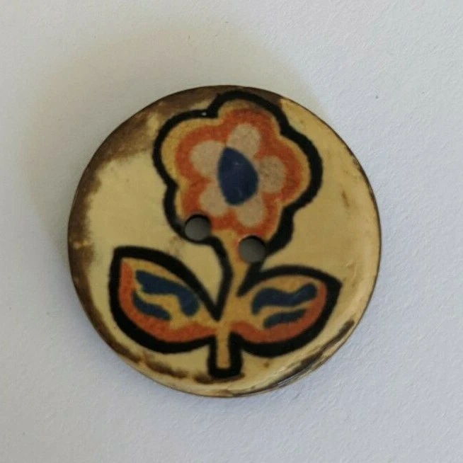 Round floral Coconut shell 2 hole button 1 inch 25mm      - Image 1 of 1