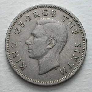 1951 New Zealand One Silver Florin George VI - Picture 1 of 2