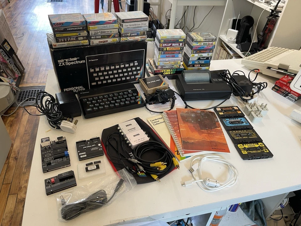 Ultimate ZX Spectrum - 48K, Composite, DivMMC, Tape Games, Box + Extras! - Image 1 of 4