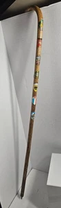 Bastón europeo alemán vintage 36" con 7 insignias de viaje bastón de madera natural - Imagen 1 de 10