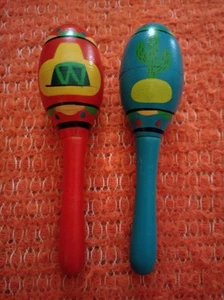 2 Fiesta Fun Maracas / Party, Birthdays, Party Favors - Picture 1 of 1