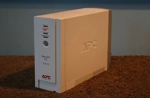 UPS torre APC BR800i - celdas nuevas - 12 meses de garantía - grado A - Imagen 1 de 1