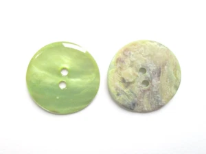 Perlmuttknopf rund 20 mm 25 mm  hell grün lindgrün Knöpfe Nähen Stricken Häkeln - Bild 1 von 1