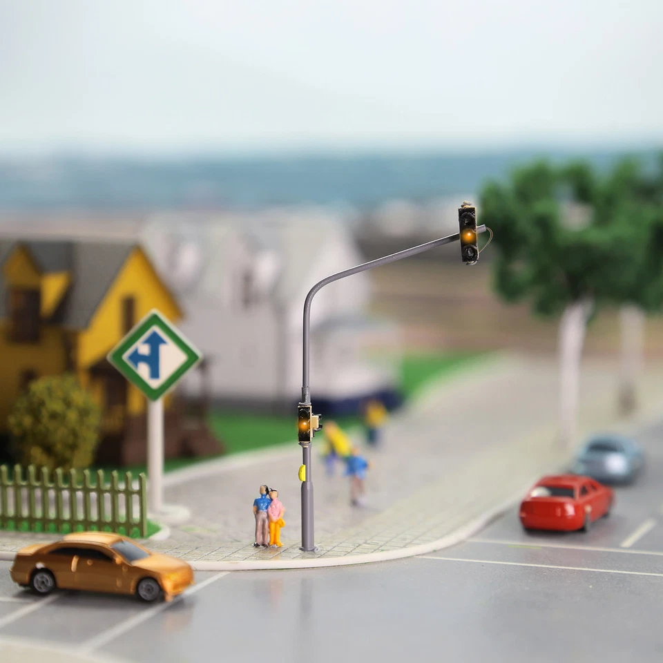 2 Stück Spur N 1:160 Modell Verkehrsampel Mit Fußgangampel Signal LED Lampe - Bild 1 von 4