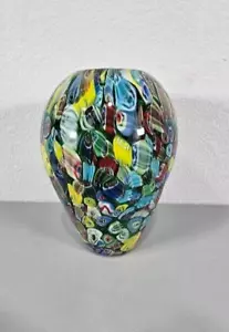 Vaso in vetro di Murano blu rosso giallo millefiori alto 7" vintage con adesivo - Foto 1 di 7