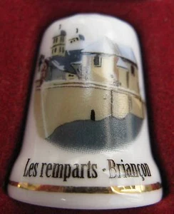 Dé à coudre Les Remparts de Briançon Thimble Fingerhut #15 - Foto 1 di 1