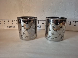 2 Vintage Retro Korbgeflecht Grafik Muster Chrom Cocktail Trinkgläser - Bild 1 von 10