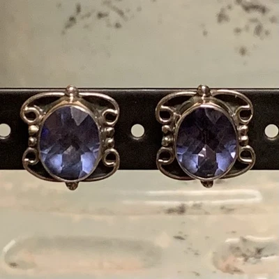 Aretes Nicky Butler de plata de ley y zafiro azul/púrpura Foto 1 de 4