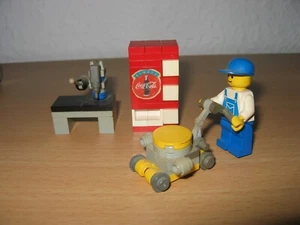 Lego Figur Arbeiter, Gebäudereiniger Werkstattreinigung Werkbank Cola Automat - Bild 1 von 1